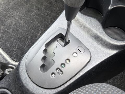 2015 Toyota Vitz - Thumbnail