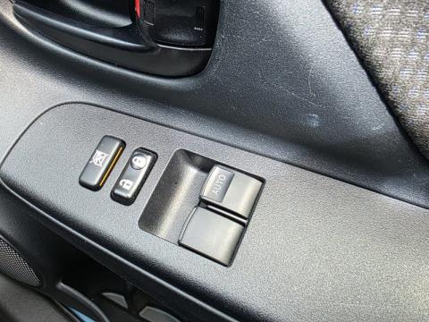 2015 Toyota Vitz - Thumbnail