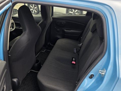 2015 Toyota Vitz - Thumbnail