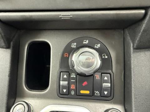 2012 Land Rover Discovery - Thumbnail