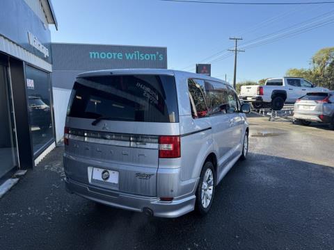 2012 Mitsubishi Delica - Thumbnail