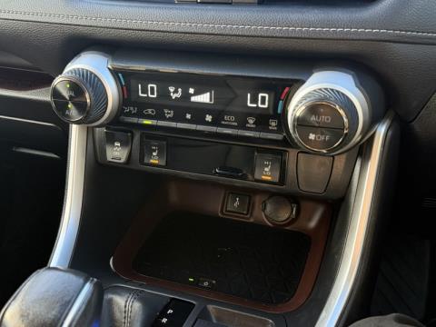 2021 Toyota RAV4 - Thumbnail