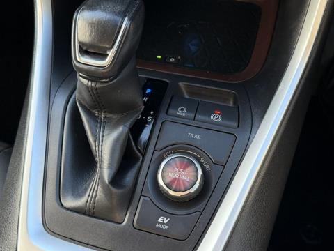 2021 Toyota RAV4 - Thumbnail