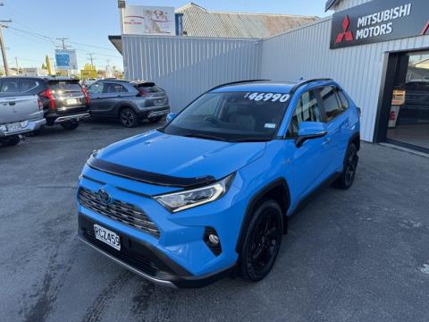 2021 Toyota RAV4 - Thumbnail
