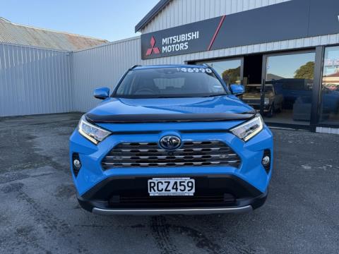 2021 Toyota RAV4 - Thumbnail