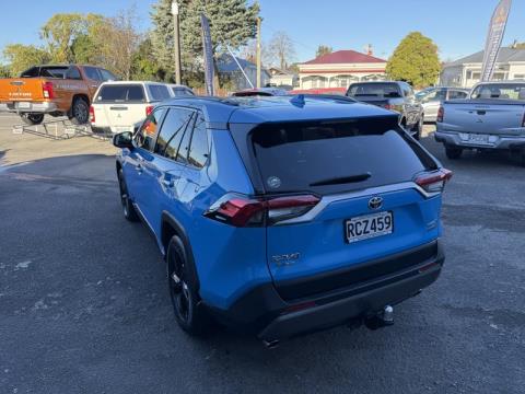 2021 Toyota RAV4 - Thumbnail