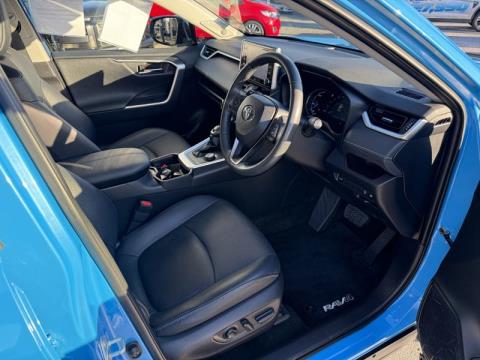 2021 Toyota RAV4 - Thumbnail