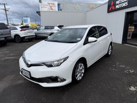 2017 Toyota Corolla - Thumbnail