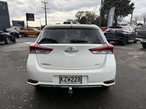 2017 Toyota Corolla - Thumbnail