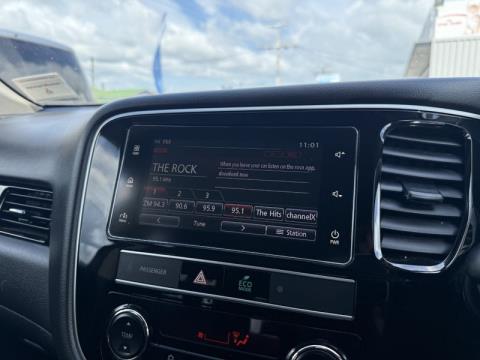 2019 Mitsubishi Outlander - Thumbnail