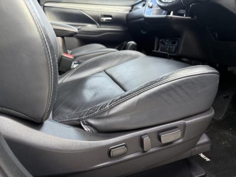 2021 Mitsubishi Outlander - Thumbnail
