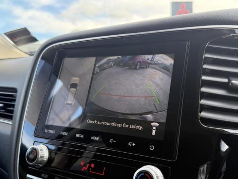 2021 Mitsubishi Outlander - Thumbnail