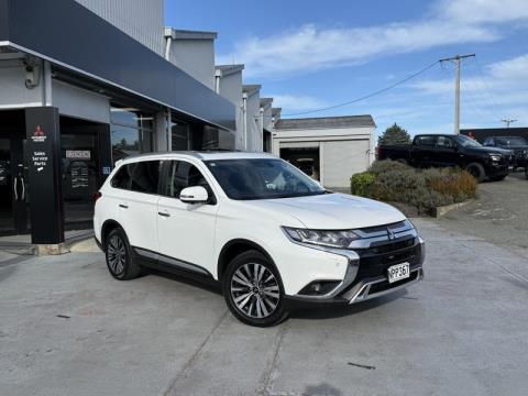 2021 Mitsubishi Outlander - Thumbnail