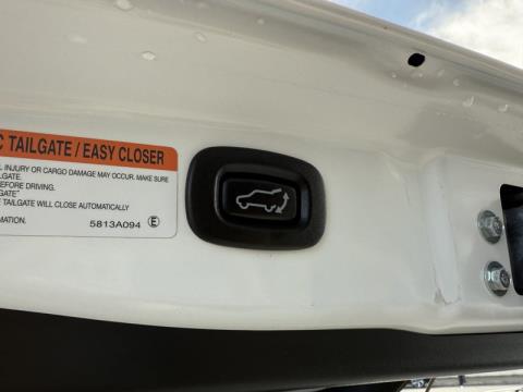 2021 Mitsubishi Outlander - Thumbnail