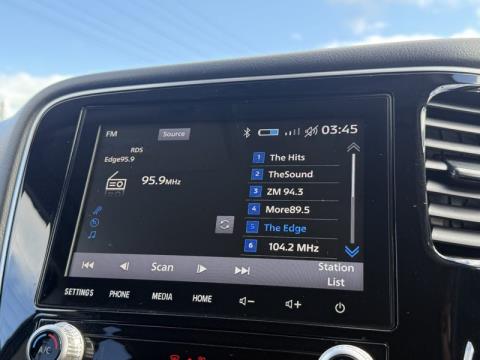 2021 Mitsubishi Outlander - Thumbnail