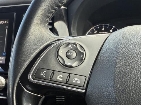 2021 Mitsubishi Outlander - Thumbnail