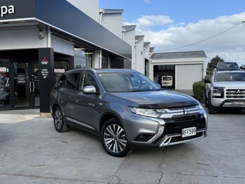 2021 Mitsubishi Outlander - Thumbnail