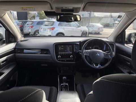 2021 Mitsubishi Outlander - Thumbnail
