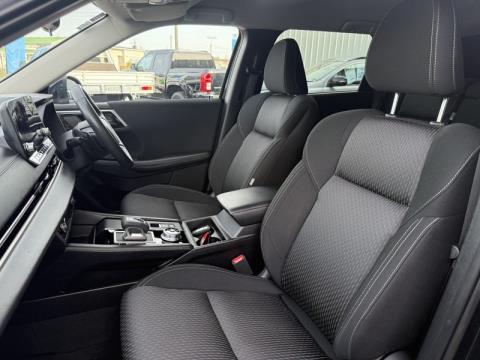 2022 Mitsubishi Outlander - Thumbnail