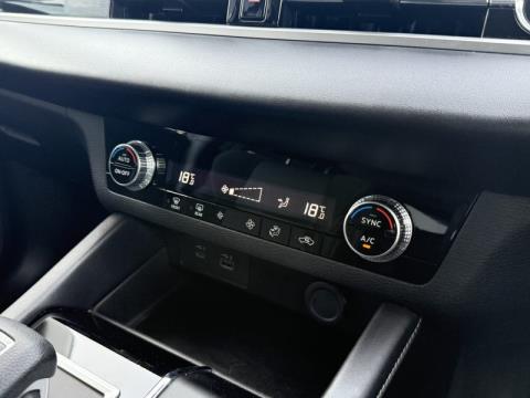 2022 Mitsubishi Outlander - Thumbnail