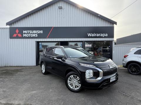2022 Mitsubishi Outlander - Thumbnail