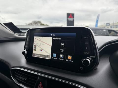 2018 Hyundai Santa Fe - Thumbnail