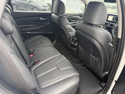 2018 Hyundai Santa Fe - Thumbnail