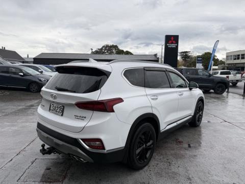 2018 Hyundai Santa Fe - Thumbnail