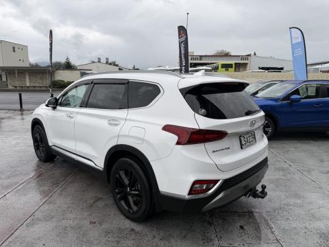 2018 Hyundai Santa Fe - Thumbnail