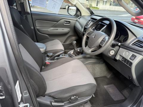2017 Mitsubishi Triton - Thumbnail