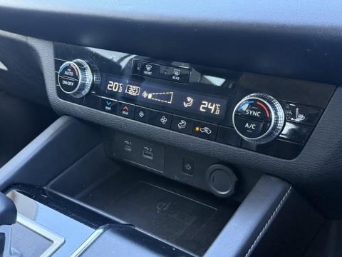 2022 Mitsubishi Outlander - Thumbnail
