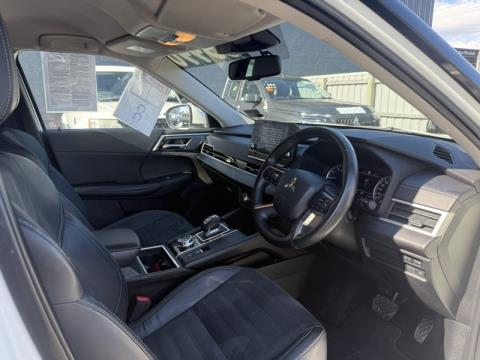 2022 Mitsubishi Outlander - Thumbnail