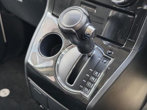 2012 Mitsubishi Delica - Thumbnail