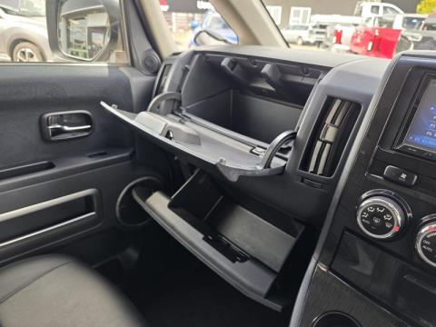 2012 Mitsubishi Delica - Thumbnail