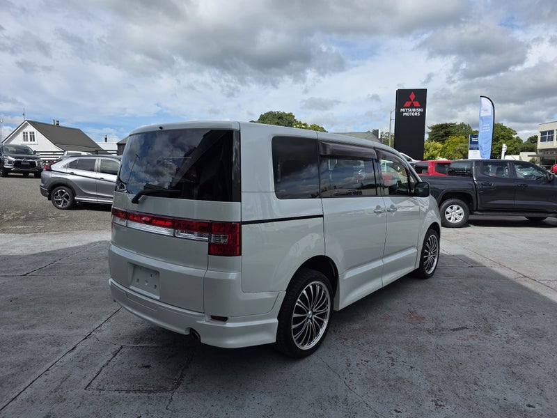 2012 Mitsubishi Delica