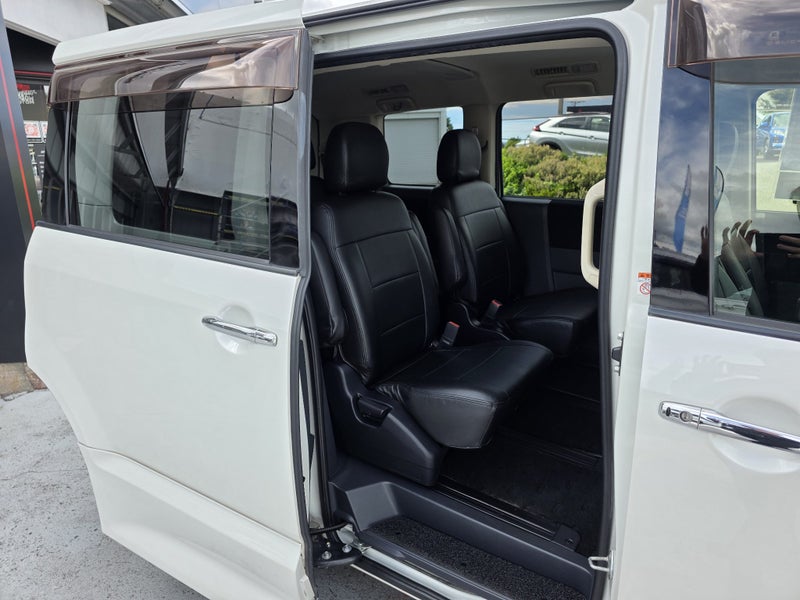 2012 Mitsubishi Delica