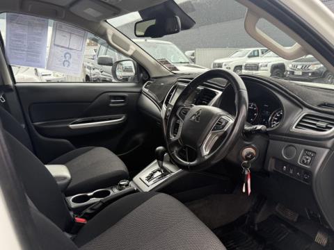 2022 Mitsubishi Triton - Thumbnail