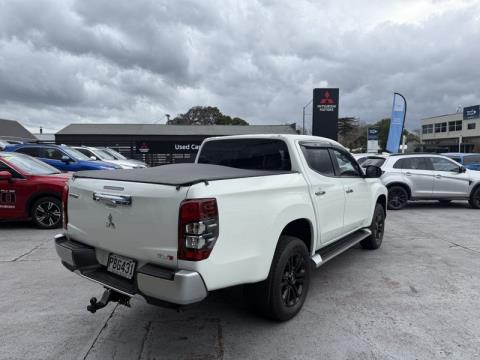 2022 Mitsubishi Triton - Thumbnail