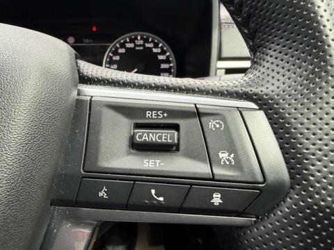 2024 Mitsubishi Outlander - Thumbnail