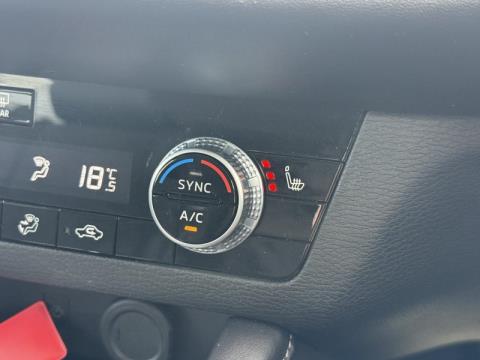 2024 Mitsubishi Outlander - Thumbnail