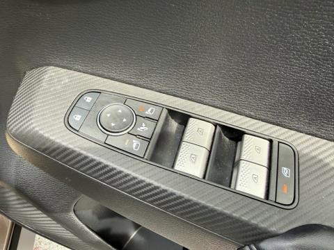 2024 Mitsubishi Outlander - Thumbnail