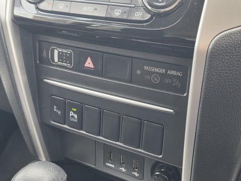 2024 Mitsubishi Triton - Thumbnail