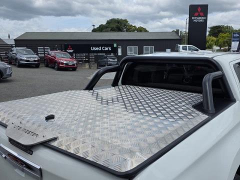 2024 Mitsubishi Triton - Thumbnail