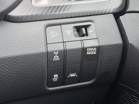 2018 Hyundai Santa Fe - Thumbnail