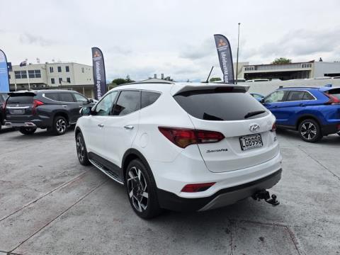 2018 Hyundai Santa Fe - Thumbnail