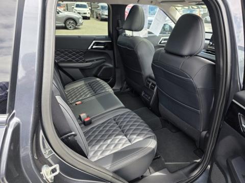 2024 Mitsubishi Outlander - Thumbnail