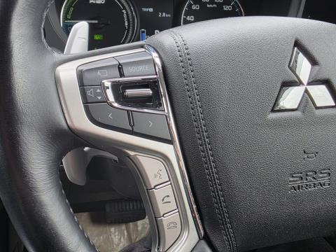 2017 Mitsubishi Outlander - Thumbnail