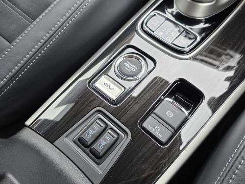 2017 Mitsubishi Outlander - Thumbnail