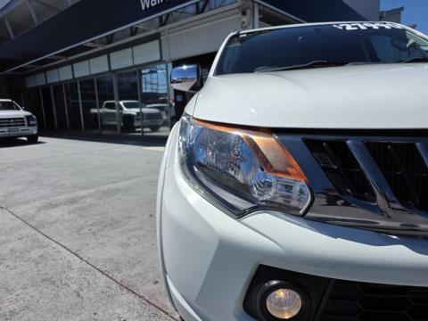 2017 Mitsubishi Triton - Thumbnail