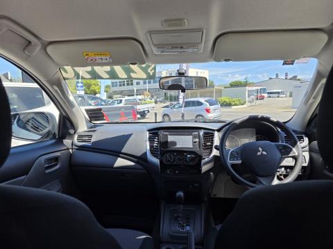 2017 Mitsubishi Triton - Thumbnail